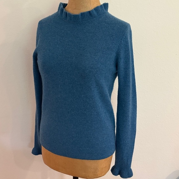 Margaret O’Leary sz XS 100% cashmere Blue Ruffled Neck Sweater great pre owned - Picture 1 of 7